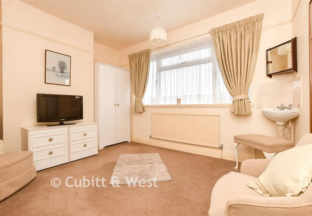 Bedroom 2 - Orchard Way, Reigate, Surrey - Wards of Kent