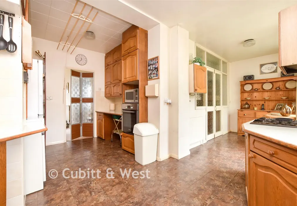 Kitchen/Breakfast Area - Orchard Way, Reigate, Surrey - Wards of Kent