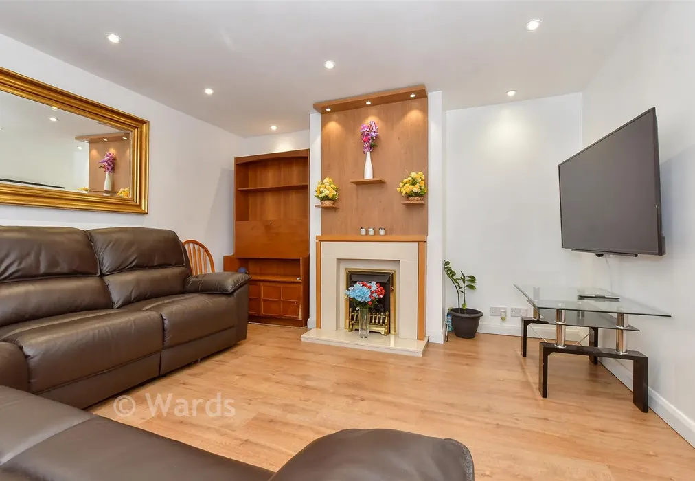Lounge - Swalecliffe Court Drive, Whitstable, Kent - Wards of Kent