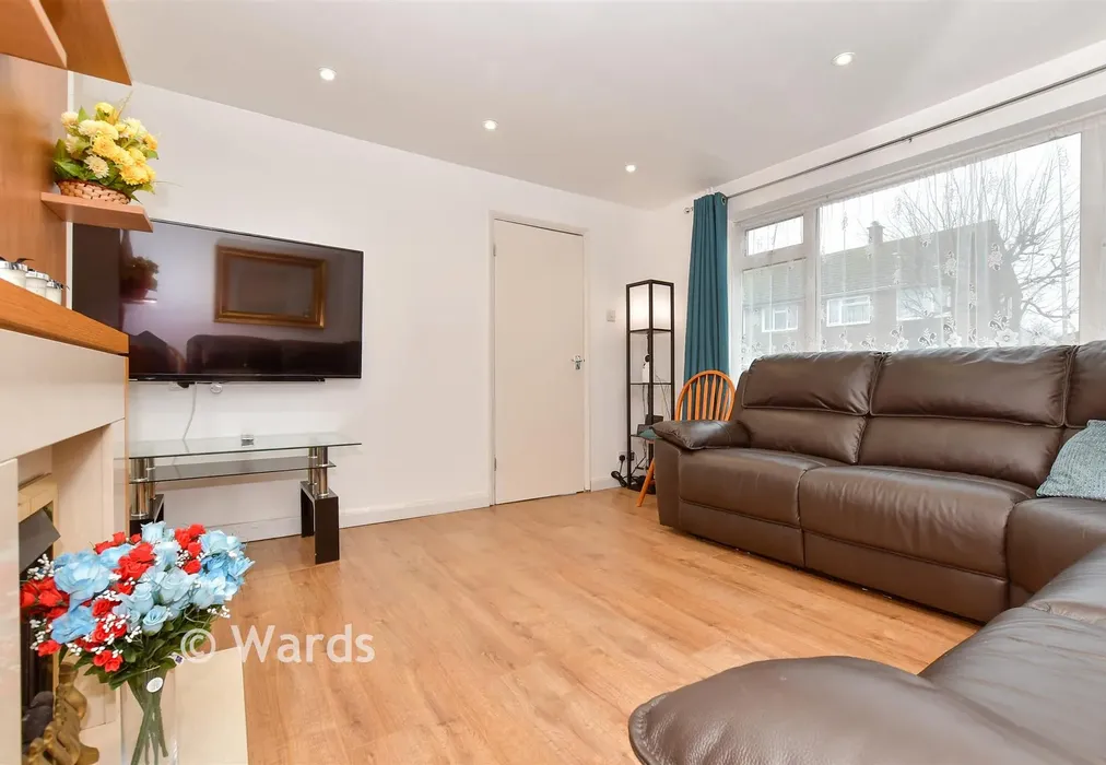 Lounge - Swalecliffe Court Drive, Whitstable, Kent - Wards of Kent