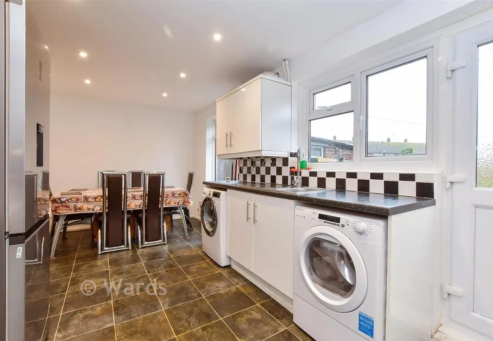 Kitchen/Diner - Swalecliffe Court Drive, Whitstable, Kent - Wards of Kent