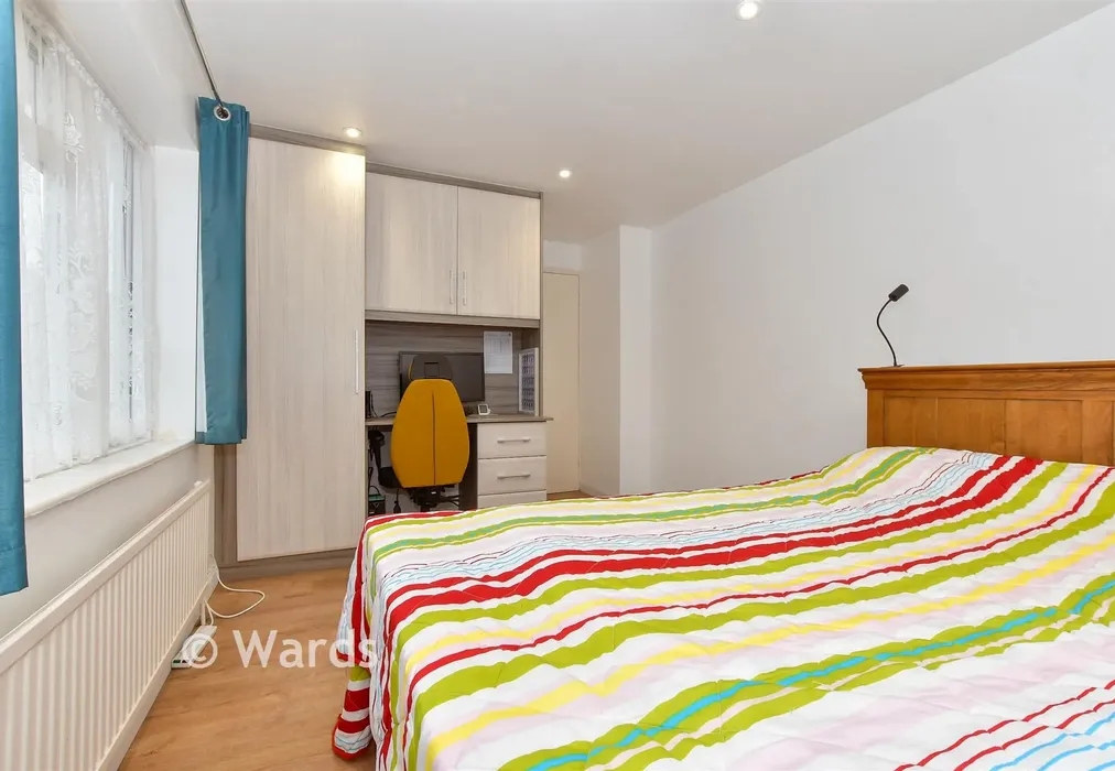 Bedroom 2 - Swalecliffe Court Drive, Whitstable, Kent - Wards of Kent
