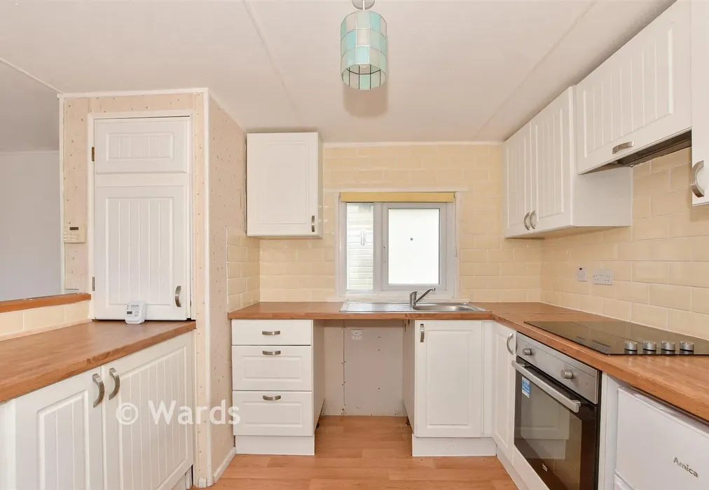 Kitchen - Shalloak Road, Broad Oak, Canterbury, Kent - Wards of Kent