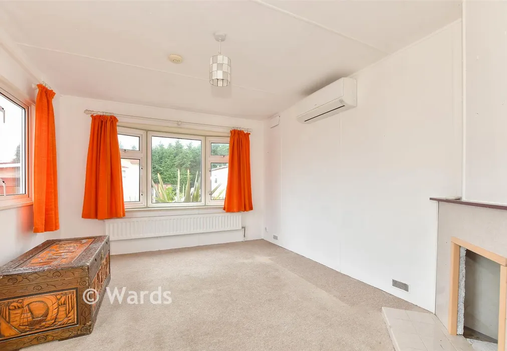 Lounge - Shalloak Road, Broad Oak, Canterbury, Kent - Wards of Kent