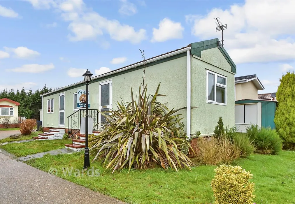 Kitchen - Shalloak Road, Broad Oak, Canterbury, Kent - Wards of Kent