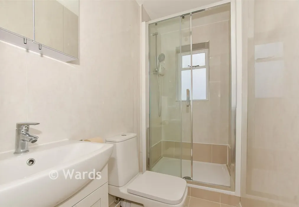 Shower Room - London Road, Canterbury, Kent - Wards of Kent