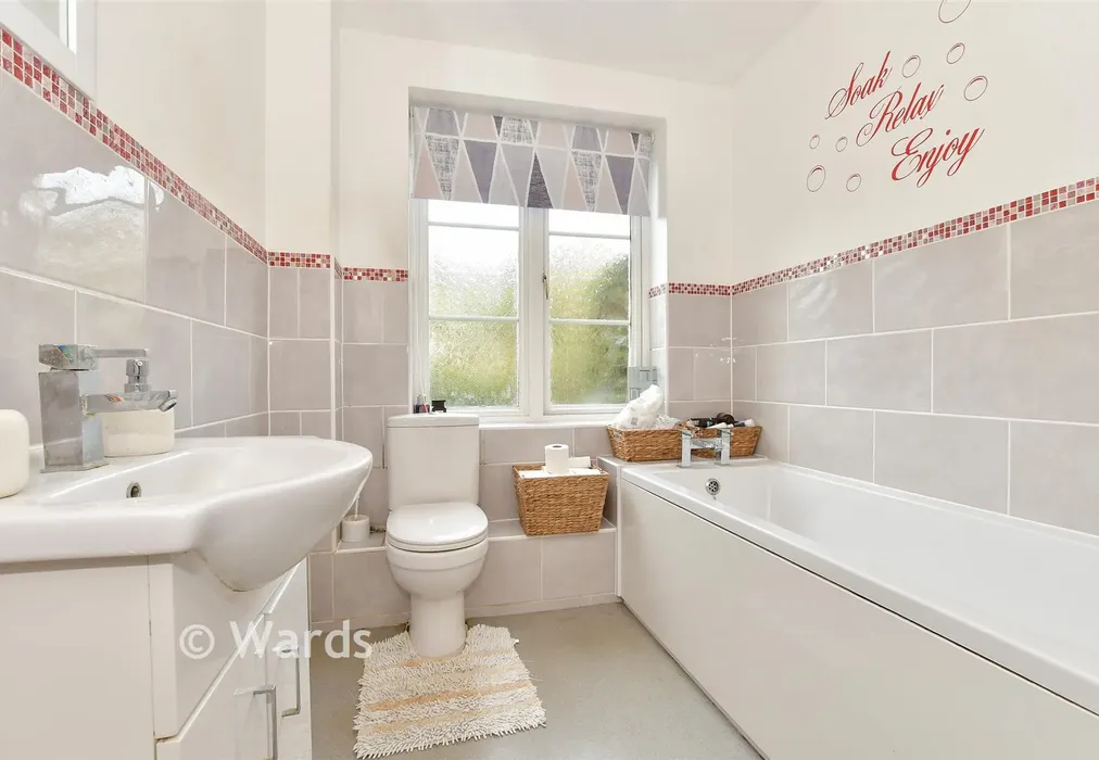 Bathroom - North Foreland Road, Broadstairs, Kent - Wards of Kent