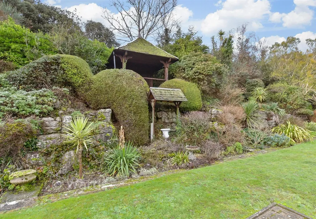 Communal Gardens - North Foreland Road, Broadstairs, Kent - Wards of Kent