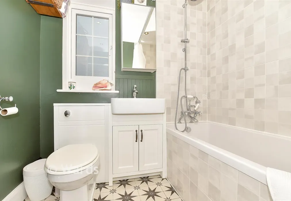 Bathroom - Whetsted Road, Five Oak Green, Tonbridge, Kent - Wards of Kent