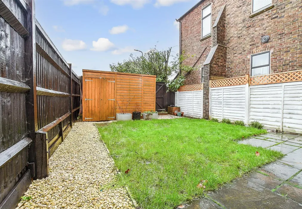 Rear Garden - Whetsted Road, Five Oak Green, Tonbridge, Kent - Wards of Kent