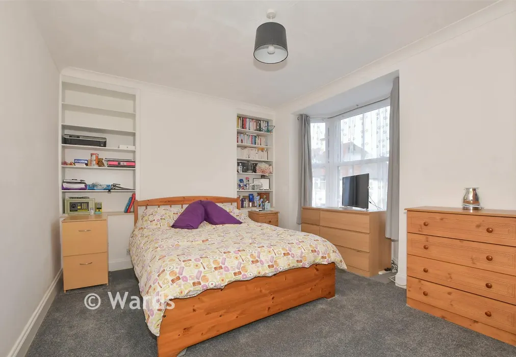 Bedroom 1 - Avenue Road, Herne Bay, Kent - Wards of Kent