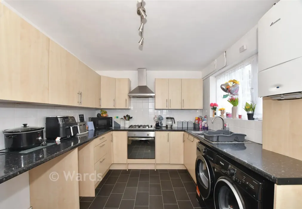 Kitchen - Avenue Road, Herne Bay, Kent - Wards of Kent