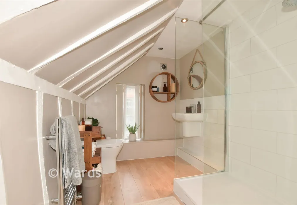 En-Suite - The Street, Ash, Canterbury, Kent - Wards of Kent