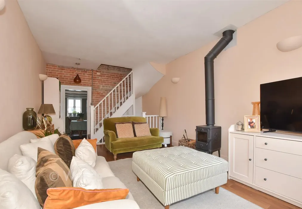 Lounge - The Street, Ash, Canterbury, Kent - Wards of Kent