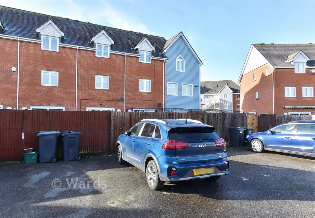 Driveway/Parking - The Lakes, Larkfield, Aylesford, Kent - Wards of Kent