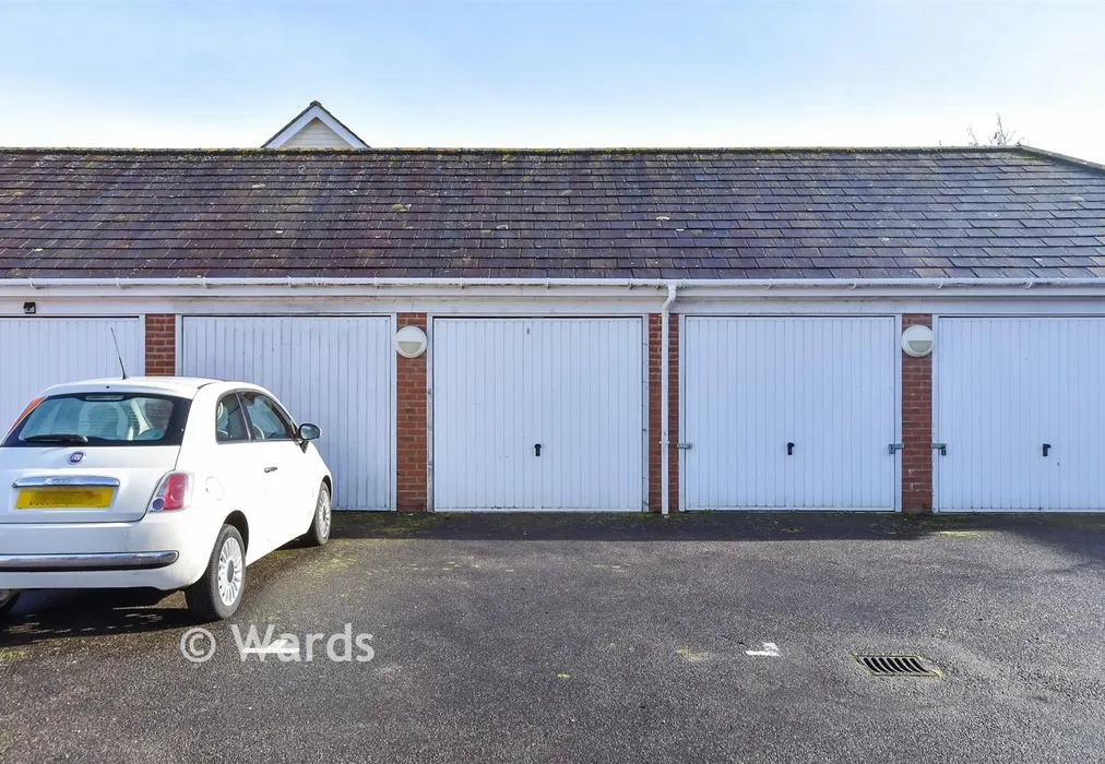 Garage - The Lakes, Larkfield, Aylesford, Kent - Wards of Kent