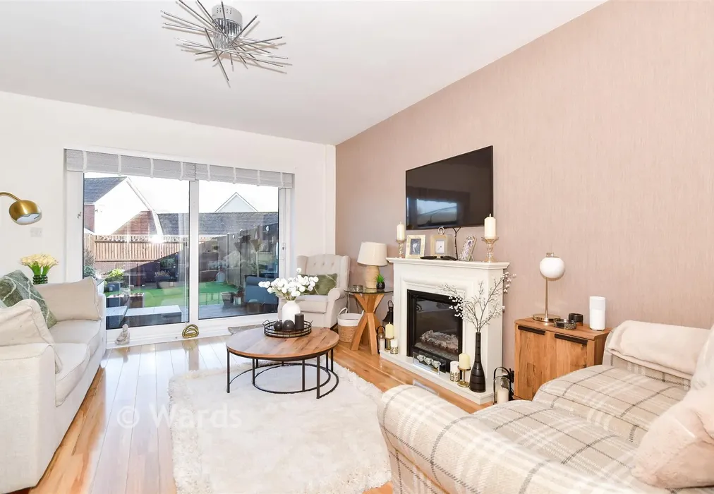 Lounge - The Lakes, Larkfield, Aylesford, Kent - Wards of Kent