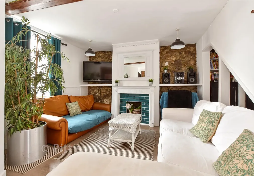 Lounge - Pyle Street, Newport, Isle of Wight - Wards of Kent
