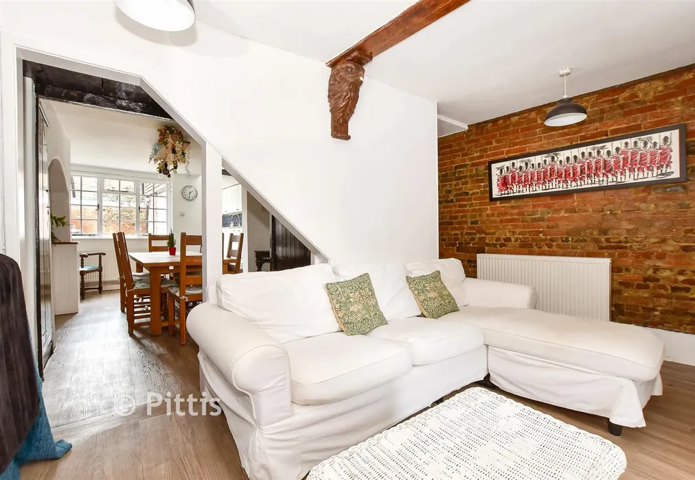 Lounge - Pyle Street, Newport, Isle of Wight - Wards of Kent