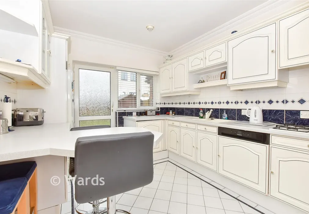 Kitchen - Sandown Road, Deal, Kent - Wards of Kent