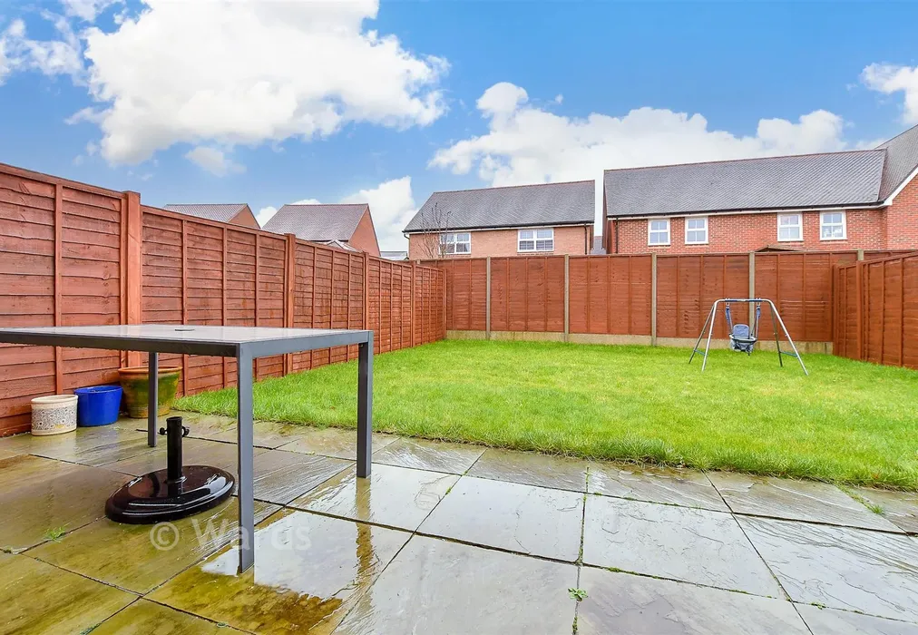 Patio / Decking - Gurr Close, Staplehurst, Tonbridge, Kent - Wards of Kent