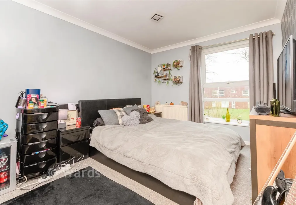 Bedroom 1 - Foxbury, New Ash Green, Longfield, Kent - Wards of Kent