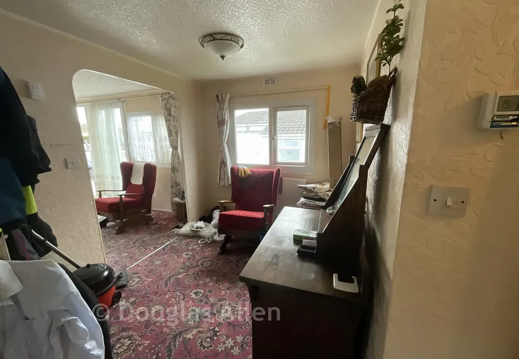 Entrance Hall - Lower Dunton Road, Brentwood, Essex - Wards of Kent