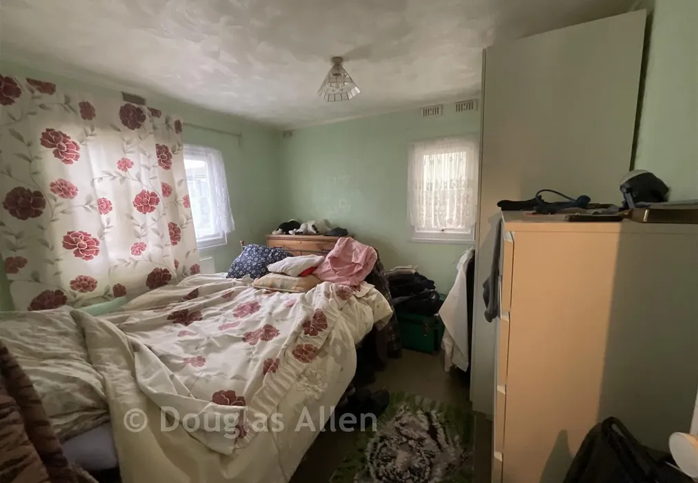 Bedroom - Lower Dunton Road, Brentwood, Essex - Wards of Kent