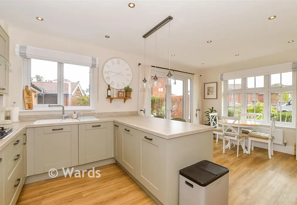 Kitchen/Diner - Great Threads, Staplehurst, Kent - Wards of Kent