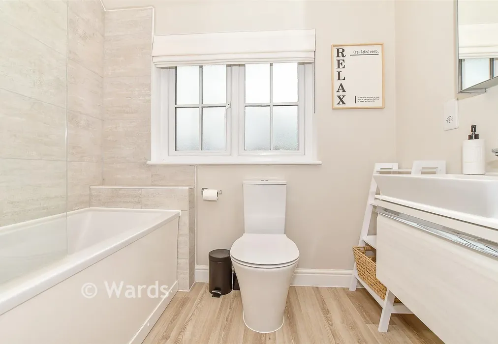 Bathroom - Great Threads, Staplehurst, Kent - Wards of Kent