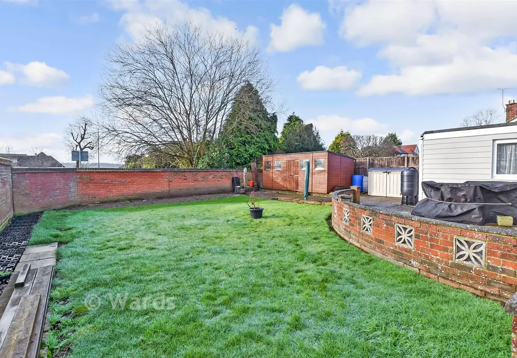 Rear Garden - Nursery Avenue, Bearsted, Maidstone, Kent - Wards of Kent