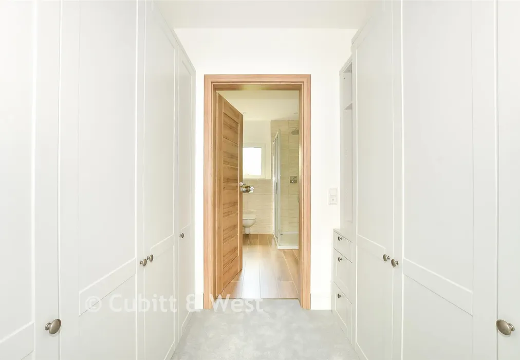 Dressing Area - Loxford Road, Caterham, Surrey - Wards of Kent