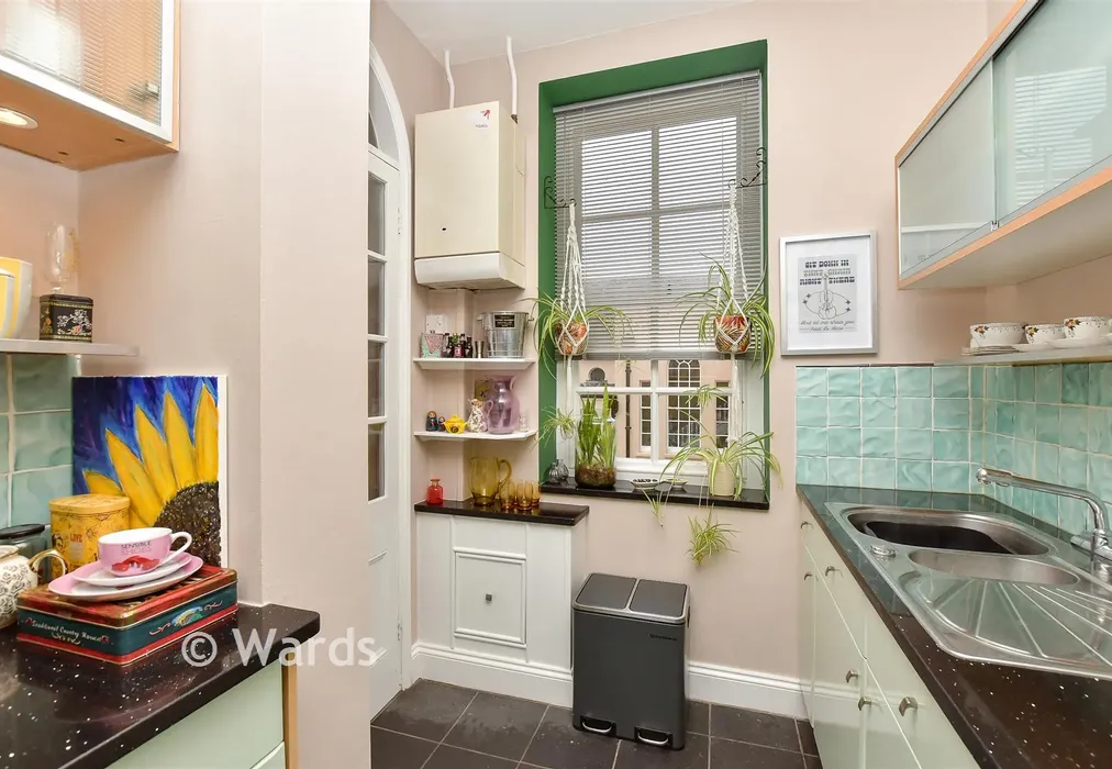 Kitchen - Lees Court Road, Sheldwich, Faversham, Kent - Wards of Kent