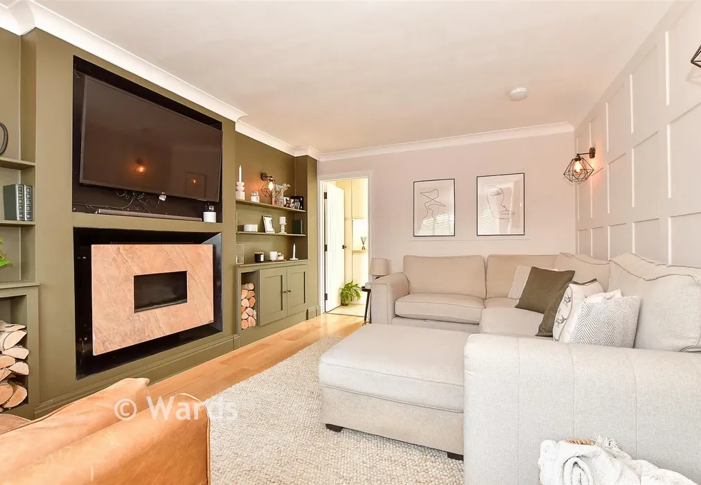 Lounge - Burdens, Headcorn, Ashford, Kent - Wards of Kent