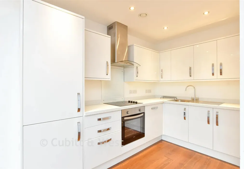 Lounge/ Kitchen - The Causeway, Goring-By-Sea, Worthing, West Sussex - Wards of Kent