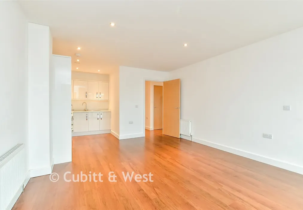 Lounge/ Kitchen - The Causeway, Goring-By-Sea, Worthing, West Sussex - Wards of Kent