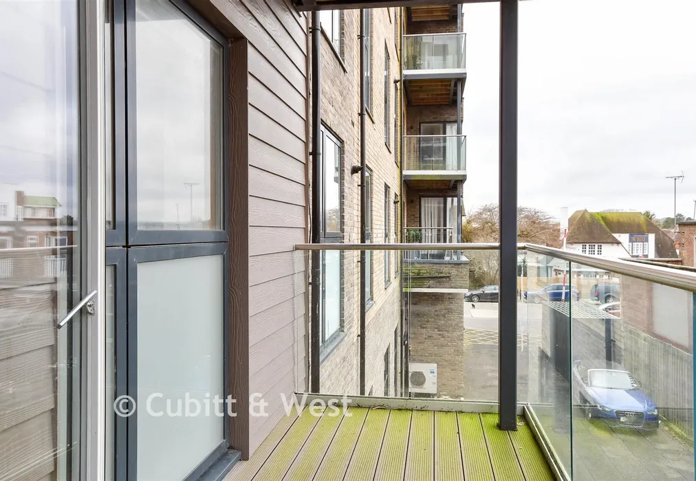 Balcony - The Causeway, Goring-By-Sea, Worthing, West Sussex - Wards of Kent