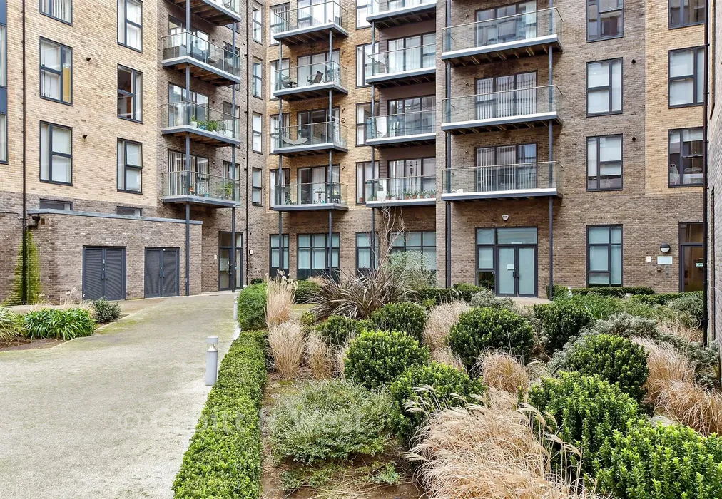 Communal Gardens - The Causeway, Goring-By-Sea, Worthing, West Sussex - Wards of Kent