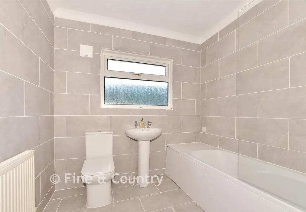 Bathroom - Boyke Lane, Rhodes Minnis, Canterbury, Kent - Wards of Kent