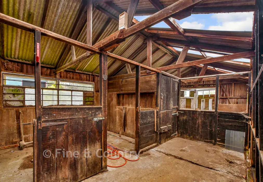 Workshop/Outbuildings - Boyke Lane, Rhodes Minnis, Canterbury, Kent - Wards of Kent