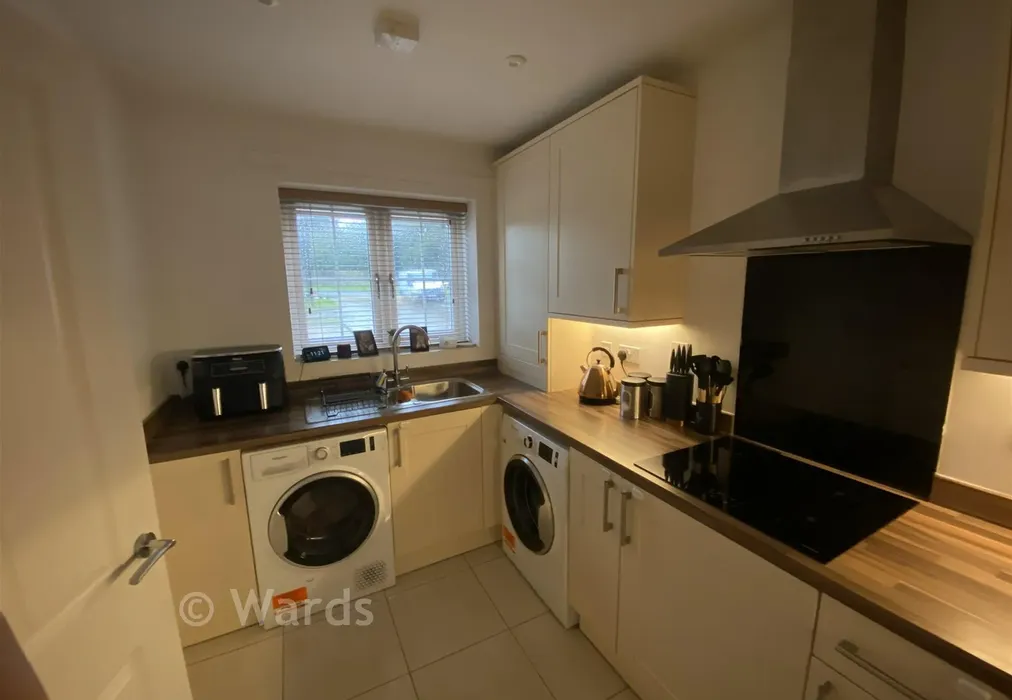 Kitchen - Birchfield Grove, Hawkhurst, Cranbrook, Kent - Wards of Kent