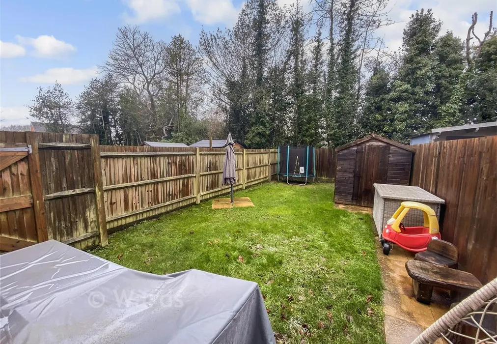 Garden - Birchfield Grove, Hawkhurst, Cranbrook, Kent - Wards of Kent