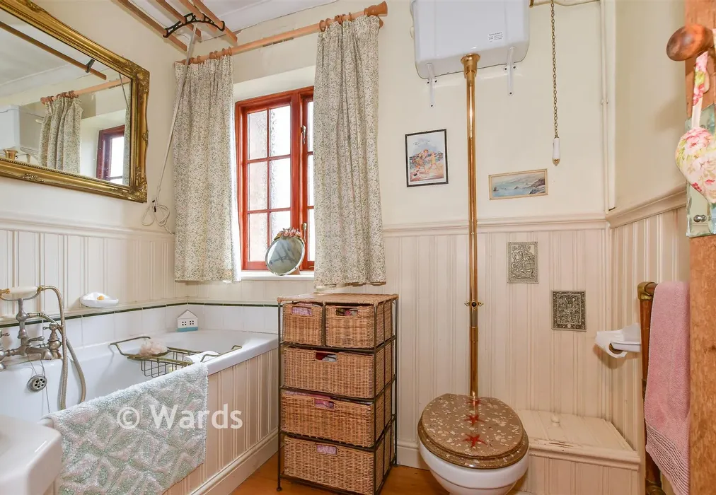 Bathroom - Babs Oak Hill, Sturry, Canterbury, Kent - Wards of Kent