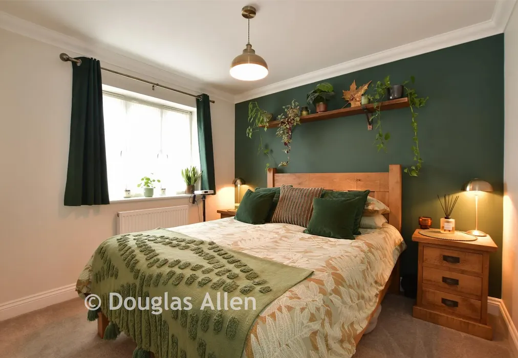Bedroom 1 - Elverston Side, Laindon, Basildon, Essex - Wards of Kent