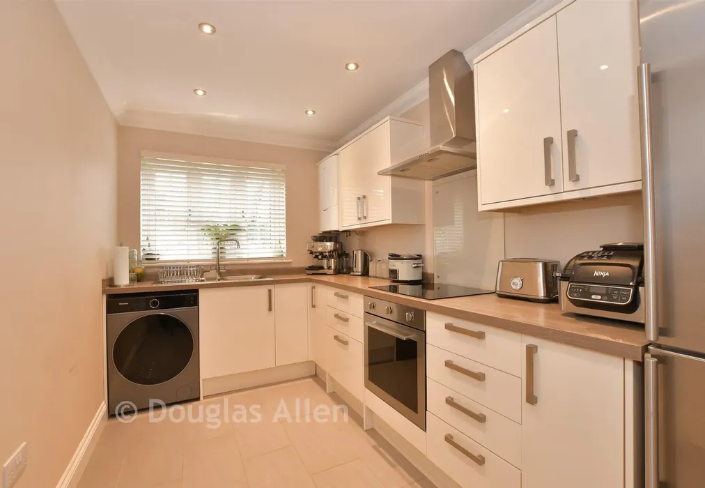 Kitchen/ Dining Room - Elverston Side, Laindon, Basildon, Essex - Wards of Kent