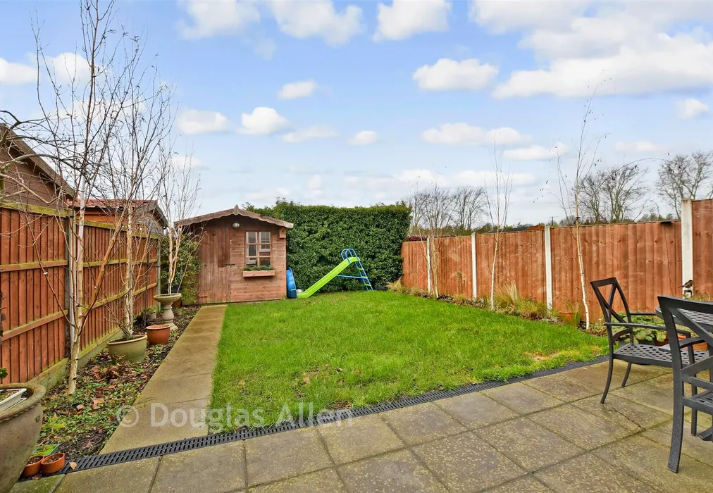 Rear Garden - Elverston Side, Laindon, Basildon, Essex - Wards of Kent