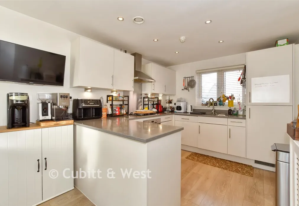 Kitchen/Dining Room - Eames Way, Crawley, West Sussex - Wards of Kent