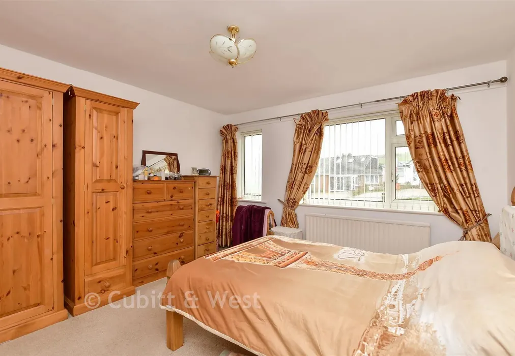 Bedroom 1 - Coombe Vale, Brighton, East Sussex - Wards of Kent