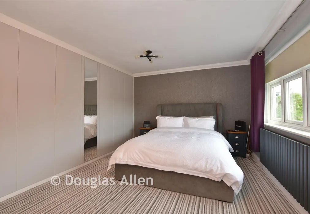 Bedroom 2 - Curlew Crescent, Basildon, Essex - Wards of Kent