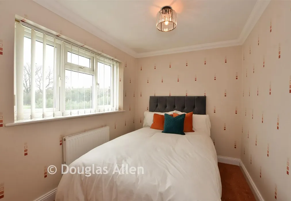 Bedroom 4 - Curlew Crescent, Basildon, Essex - Wards of Kent